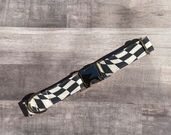 Black and White Wavy Checkerboard Collar