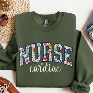 Cardiac Nurse Sweatshirt, CVICU Varsity Pullover, Kardiologie, Gefäßherz Krankenschwester Floral Rundhalsausschnitt, Frühling, Sommer, Geschenk für Cardiac Nurse