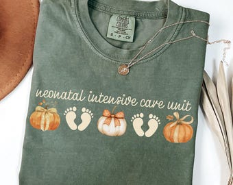 Camiseta de enfermera de la UCIN, camiseta de la Unidad de Cuidados Intensivos Neonatales, otoño, doctor, enfermera, equipo, calabazas, huellas, lazo, Halloween, Acción de Gracias, regalo