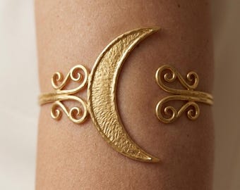 Gold Crescent Moon Arm Cuff, Grecian Upper Arm Bracelet for Women, Filigree Swirl Celestial Bangle, Boho Bridal Gift for Her,Goddess Jewelry