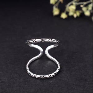 Handmade Sterling Silver Arthritis Ring – Adjustable Splint Knuckle Ring, Swan Neck PIP or DIP Joint Support