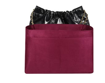 Organizador de bolso pequeño Chanel 22 personalizado, ante sintético color vino tinto