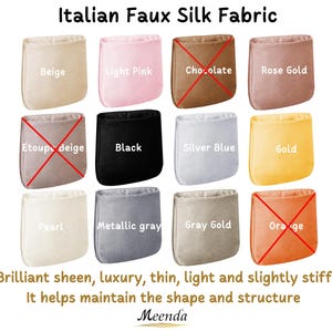 Puede incluir: Imagen de muestras de tela de seda sint&eacute;tica italiana en varios colores, como beige, rosa claro, negro, azul plateado, dorado, perla y gris met&aacute;lico. El texto dice "Italian Faux Silk Fabric" y destaca el brillo y la estructura de la tela.