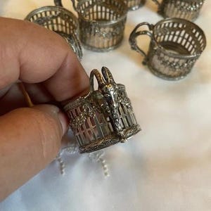 Zeldzame set van 6 sterlingzilveren kleine glazen theehouders