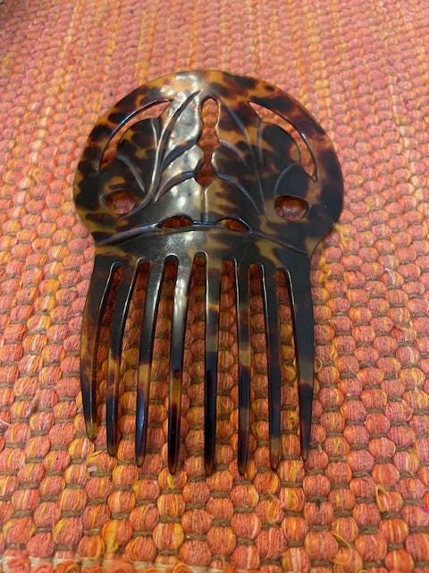 Vintage Spanish Mantilla Comb Celluloid faux Tortoise Shell 6 3/4”L x 4”W Antique Celluloid Spanish Hair Comb Mantilla Faux Tortoise  main image 3