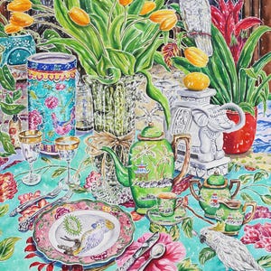 Wenn das Leben dir Zitronen gibt, Ein Kunstdruck Von 2 Kakadus Auf Einem Wunderschönen Tisch Mit Gelben Tulpen, Zitronen Und Chinoiserie drucken