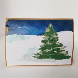 Carte déchirée de collage de papier, scène d'hiver, arbre à feuilles persistantes, intérieur blanc