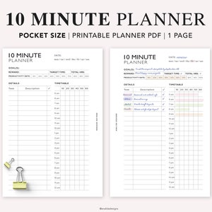 Puede incluir: Un planificador imprimible de 10 minutos con dos páginas. La página izquierda tiene un horario en blanco con columnas para incrementos de 10 minutos desde las 5:00 a. m. hasta las 12:00 a. m. La página derecha tiene un horario con columnas para incrementos de 10 minutos desde las 9:00 a. m. hasta las 12:00 a. m. La página derecha también tiene una sección para objetivos, recompensa, tasa de productividad y detalles con una tarea y una descripción.