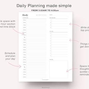 Pode incluir: Um planejador di&aacute;rio preto e branco com um design simples. O planejador &eacute; dividido em se&ccedil;&otilde;es para programa&ccedil;&atilde;o, prioridades, tarefas e notas. O planejador inclui um espa&ccedil;o flex&iacute;vel com se&ccedil;&otilde;es de meia hora e blocos de tempo. O planejador foi projetado para ajud&aacute;-lo a planejar seu dia das 5:00 AM &agrave;s 4:00 PM.