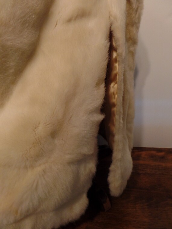VTG Tissavel Faux Fur (Acrylic) Stole/Cape - image 4