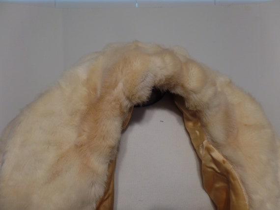 VTG Tissavel Faux Fur (Acrylic) Stole/Cape - image 9
