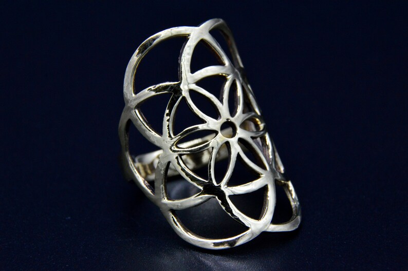 Ring in brass