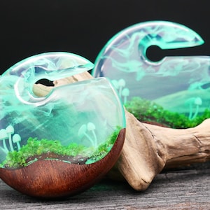 Plug made of epoxy resin and wood