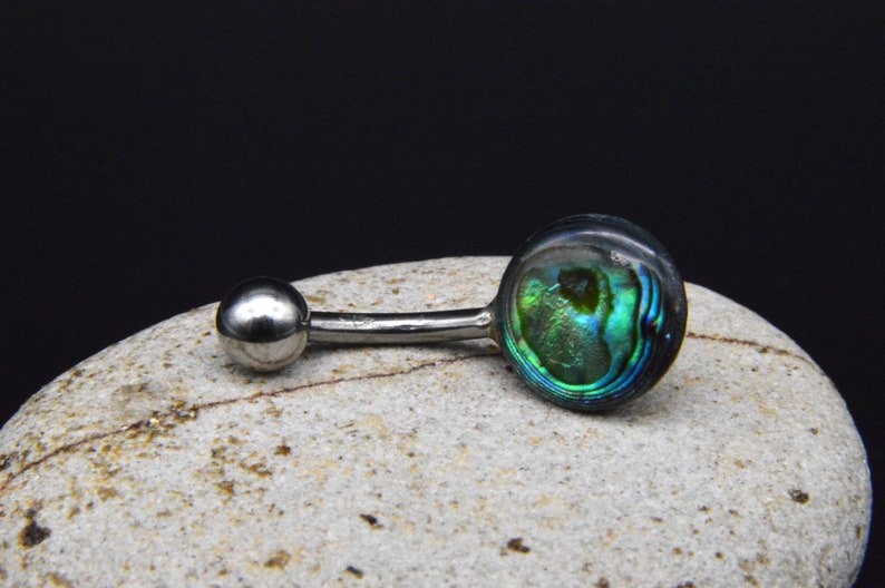 BP1 Belly button piercing with abalone