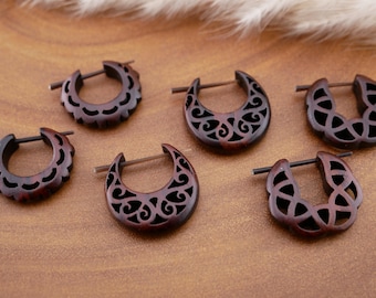Pair of earrings made of Narra Wood - O5
