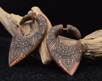 Wooden earrings with engraving - II-3