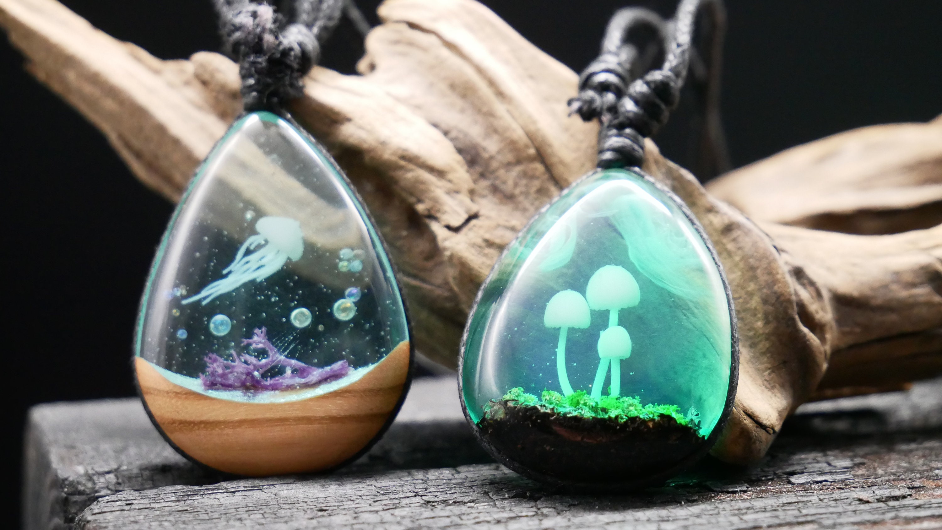 アクセサリー LARD Amulet Made of Wood and Epoxy Resin - BB-6 - Etsy