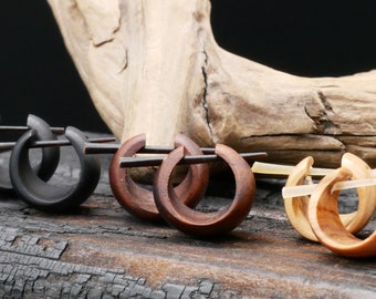 Coppia di orecchini in legno fatti a mano - N1