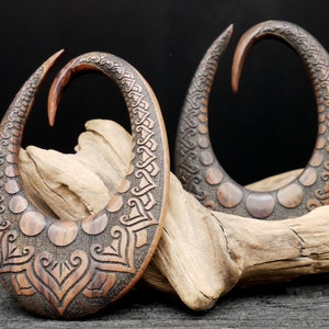 Ear weight made of Narra Wood - II-6