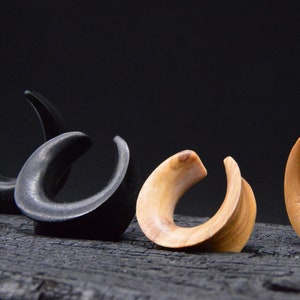 1x Saddle Tunnel made of Narra/Olive Wood - C2