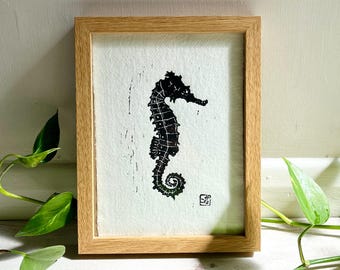 Impressão em linóleo de cavalo-marinho: arte original da natureza impressa à mão
