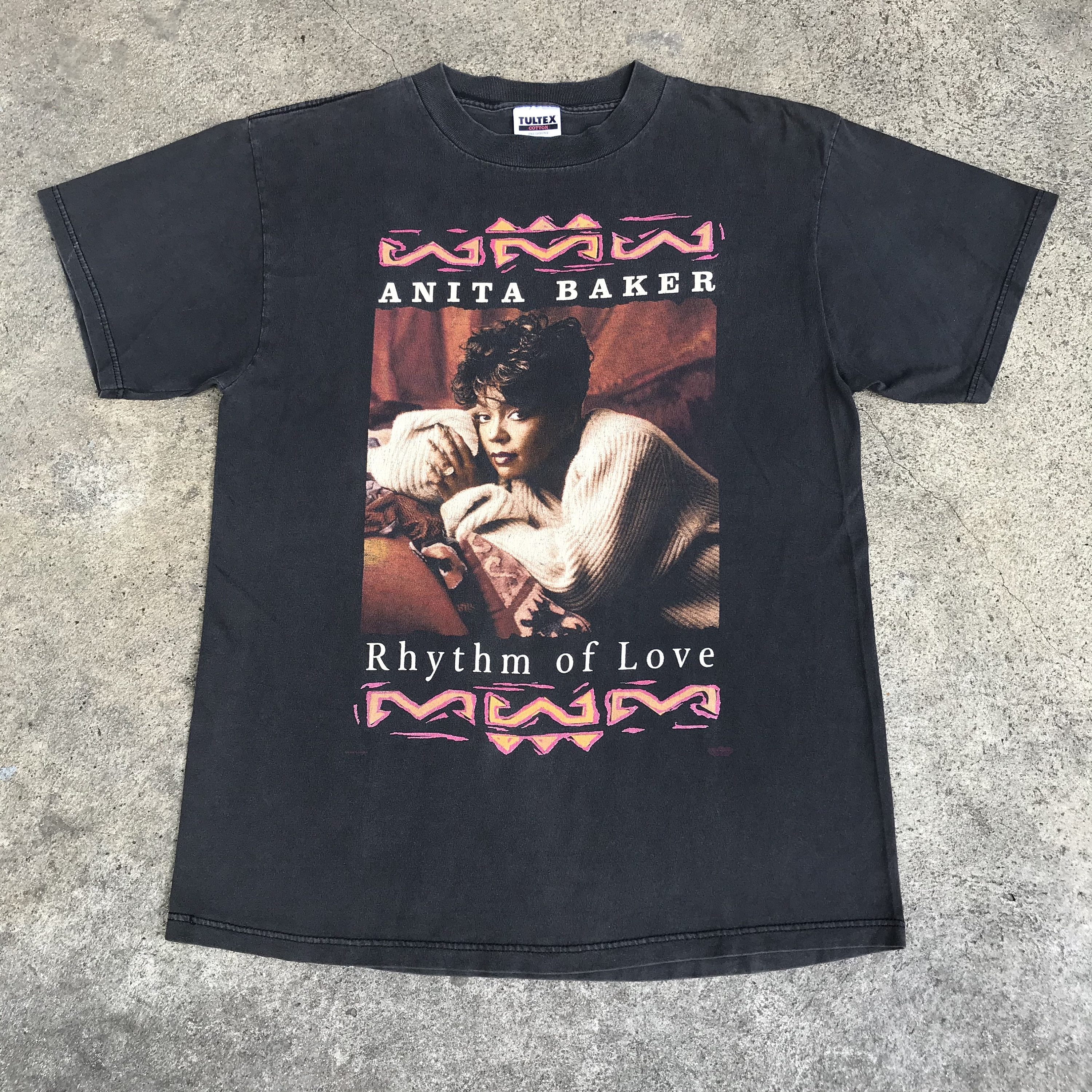 アニタベイカー Anita Baker 2018 TOUR Tシャツ アニタベイカー Anita Baker 2018 TOUR Tシャツ 新品未使用 黒T