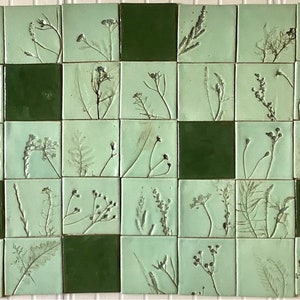 Herbarium III Fliesenset, handgefertigte keramikfliesen, pflanzen fliesen, handgefertigte fliesen, backsplash,grüne fliesen