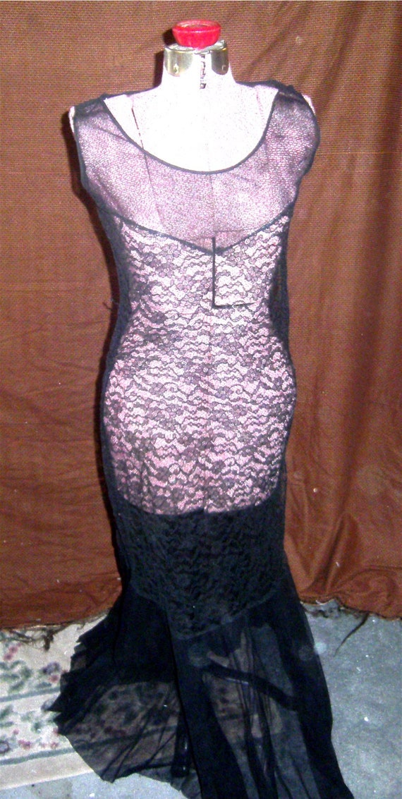 VINTAGE DRESS Black Lace Evening Gown – 1920's