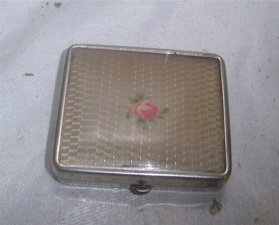 Ladies Compact – Enameled w/ Rose – 1940's - image 1