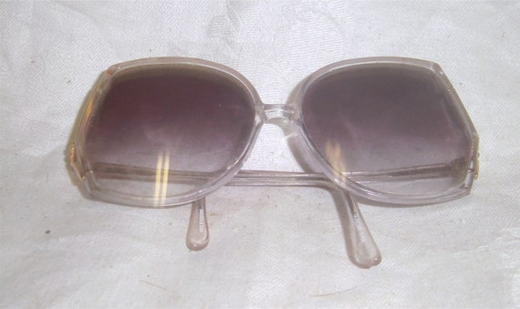 Glamour Eyes Vintage Sun Glasses