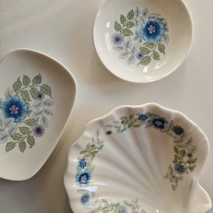 Vintage Classic Wedgwood Clementine Bone China Trinket Dish Set Trays Bowls Shell Oval Round
