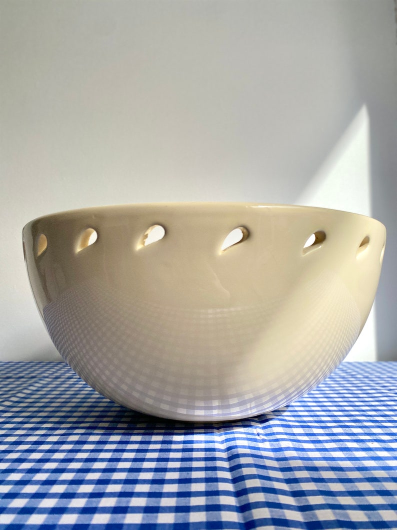 Large Vintage Rustic Farmhouse Style Ceramic Bowl Cream White Beige Teardrop image 2