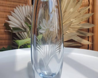 Jarrón floral de cristal grabado pesado vintage