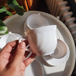 Set of 4 Vintage Midcentury Arcopal Milk Glass Tea Cups & Saucers image 4