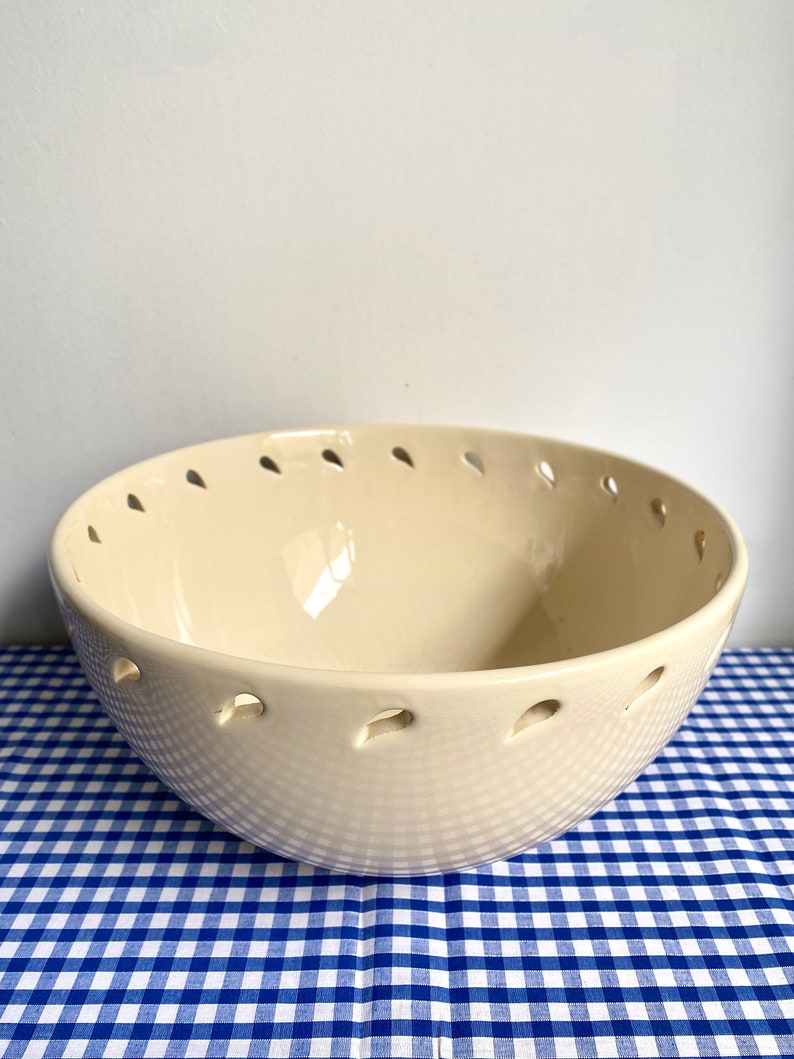 Large Vintage Rustic Farmhouse Style Ceramic Bowl Cream White Beige Teardrop image 5