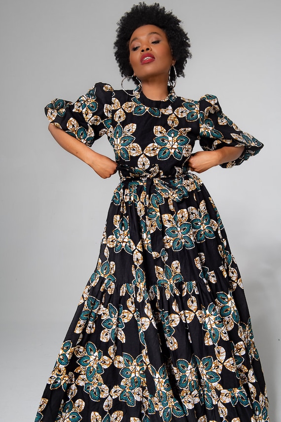 Robe noire à fleurs hotsell