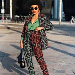 Completo giacca e pantaloni rossi Zora Green - Completo coordinato in due pezzi in stile vintage