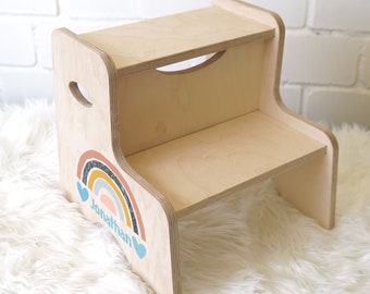 Hocker für Kinder, personalisierter Tritthocker mit Name, Kinderhocker aus Holz, Kinderstuhl aus Birkenholz, Kindertritt Montessori Fußbank