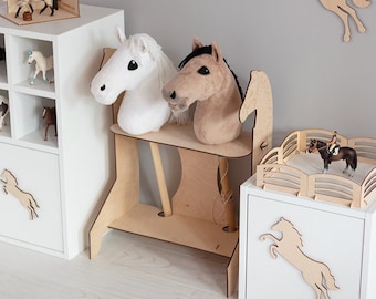 Hobby Horse stalstal Handgemaakte houten stal voor 2 Hobby Horse stokpaarden. Pferdestelle