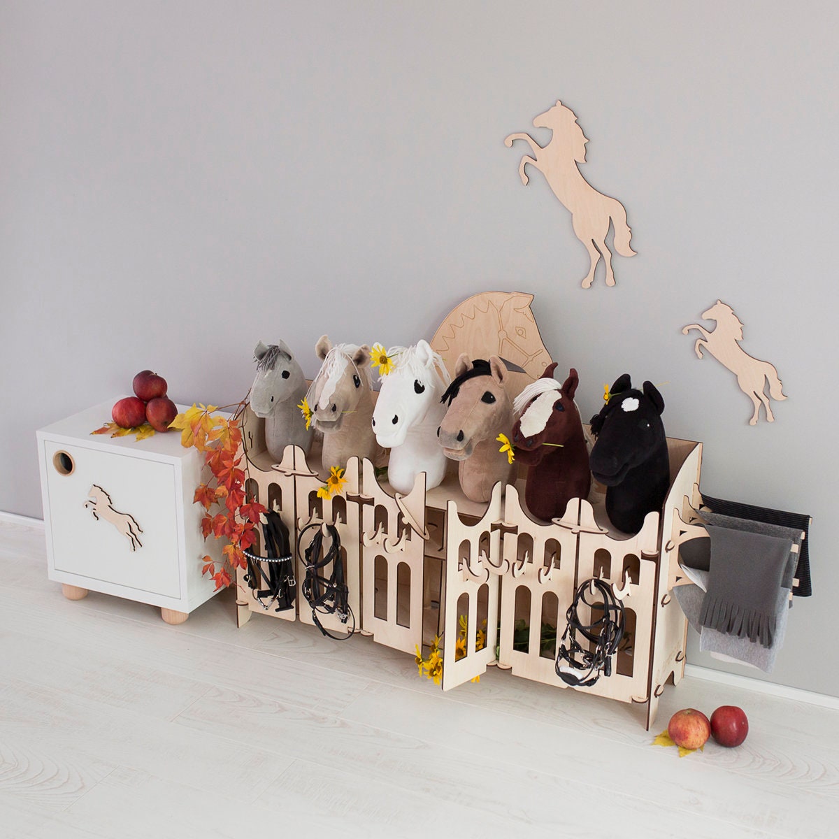 Stalla Per Cavalli Hobby Horse - Box Con Porte E Ganci Per 2 Cavalli A Bastone - Foto 2