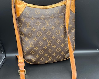 2008 Louis Vuitton Monogram Odeon axelväska storlek PM monogram läder i gott skick Autentiserad CA3028