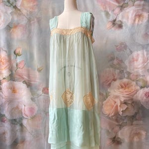 Antique 1920/30&#39;s silk slip chemise lingerie sheer mint green with ecru lace Cupid inserts and lace trim, VOLUP size L, Very good condition