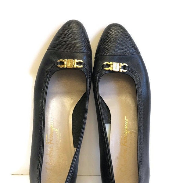 1980’s Salvatore Ferragamo Vintage black size 8B Italian leather pumps with buckles, embossed croc, Good vintage condition, Designer shoes