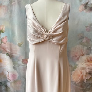 Y2K sleeveless gown with beaded bodice Champagne colored, fully lined, Formalwear, Bridal, Prom, size Medium, elegant wedding dress