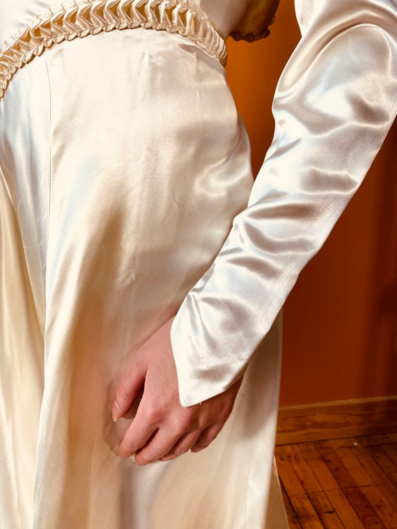 Elegant Bridal Gown 1950-60's  Ivory colored liqu… - image 4