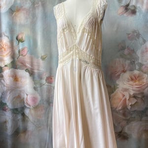 Antique 1920-1930&#39;s pink silk slip dress lingerie ecru lace, VOLUP size M/L, Very good condition