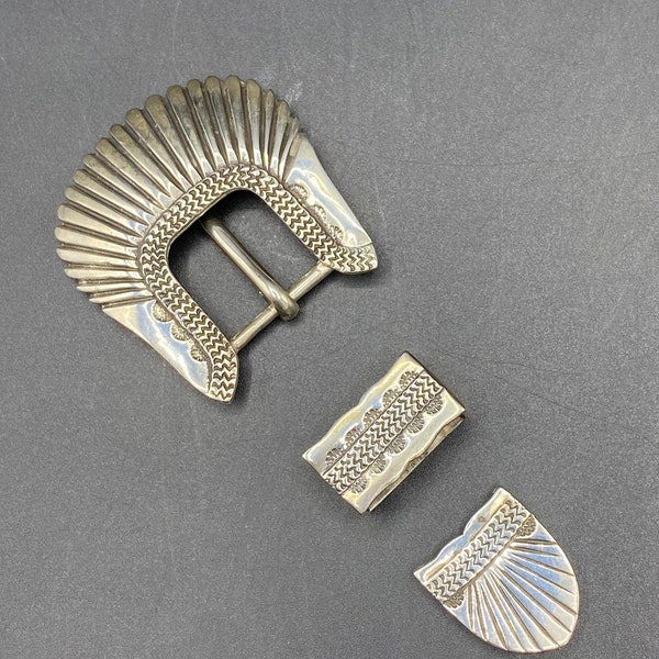Vintage 3 piece James Reid sterling silver Santa Fe made Southwestern style belt buckle with slide keeper and end tip, very good condition