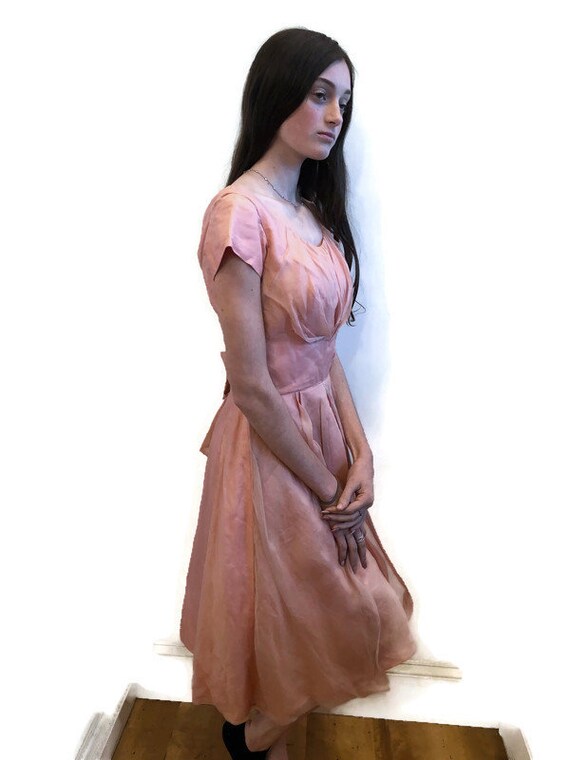 1950’s Pale Peach cap sleeve dress Fit and flare … - image 4