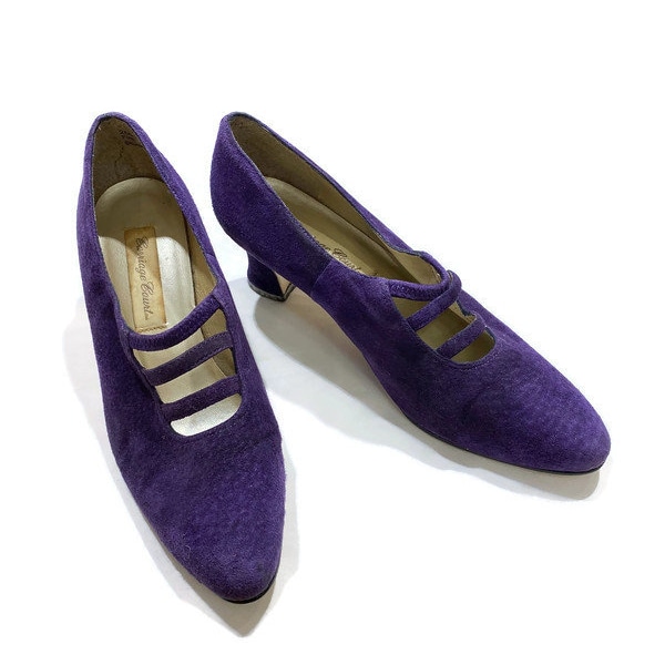 1970's Shoes Purple Suede pumps by Carriage Court size 6M lightly worn condition