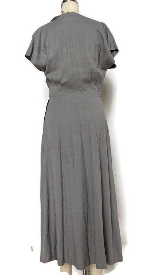 Vintage 1940's dress gray linen with white overla… - image 8